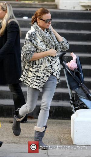 Stella McCartney makes her way home after taking her children to school London, England - 29.09.09
