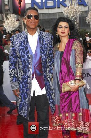 Jermaine Jackson and his wife Halima Rashid Michael Jackson's 'This Is It' Premiere at the Nokia Theatre - Arrivals Los...