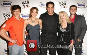 Lou Ferrigno and family  WWE and the Muscular Dystrophy Association (MDA) join forces to present the annual WWE SummerSlam...