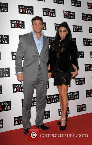 Alex Reid Threatens To Reveal All About Ex-Wife Katie Price In New Book