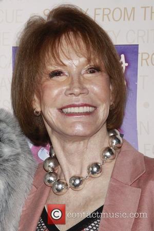 Mary Tyler Moore To Reunite With Betty White After 33 Years Apart