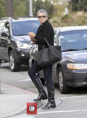 Jamie Lee Curtis out and about in Beverly Hills Beverly Hills, California - 23.11.10