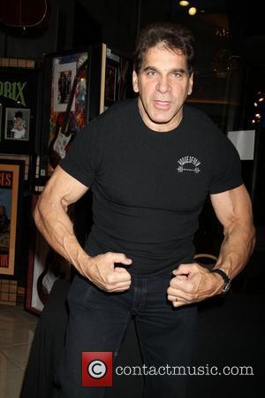 Lou Ferrigno The Incredible Hulk Lou Ferrigno Autograph Signing Las Vegas, Nevada - 01.01.10