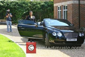 Peter Andre at his new house with a camera crew Sussex, England - 23.04.10