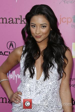 Shay Mitchell The 12th Annual Young Hollywood Awards - Arrivals held at the Wilshire Ebell Theatre Los Angeles, California -...