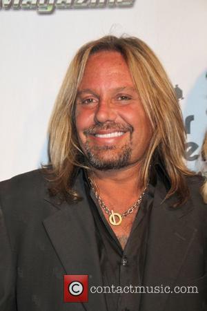 Vince Neil Forgets To Pay Restaurant Tab