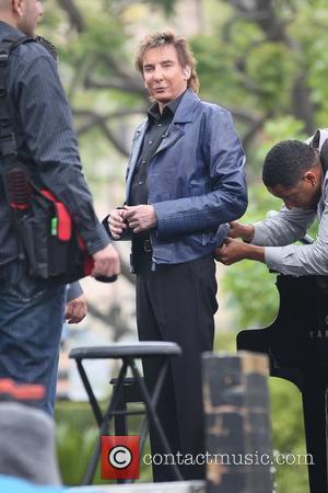 Barry Manilow at The Grove for the entertainment television news programme 'Extra' Los Angeles, California - 09.06.11