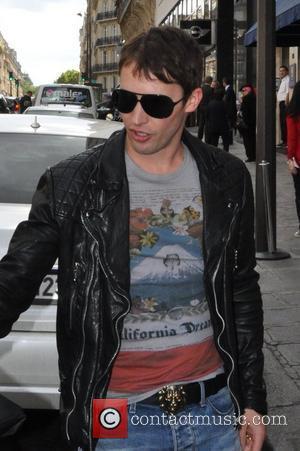 James Blunt leaving his hotel in Paris to appear on 'The X Factor' Paris, France - 31.05.11