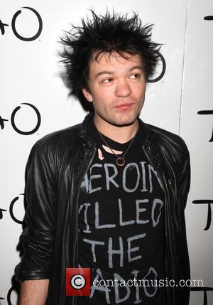 Sum 41's Deryck Whibley Close To Death After Liver And Kidney's Collapse 