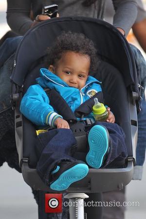 David Daniel Otunga Jr. Jennifer Hudson shopping with friends and her son in Beverly Hills Los Angeles, California - 28.02.11