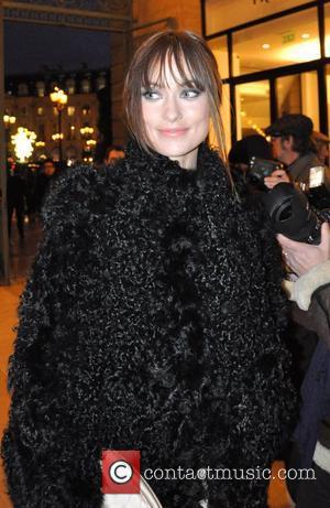 Olivia Wilde Paris Fashion Week Fall 2011 - Menswear - Giorgio Armani Prive - Arrivals. Paris, France - 24.01.11