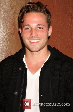 'Desperate Housewives' Star Shawn Pyfrom Recalls Alcohol And Drug Addiction Past