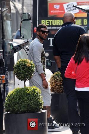 Usher out and about in Yorkville Toronto, Canada - 13.05.11