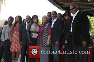 BeBe Winans and CeCe Winans with Family BeBe Winans and CeCe Winans are honoured on the Hollywood Walk of Fame...
