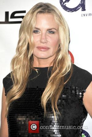 Daryl Hannah Arrested After Oil-line Protest