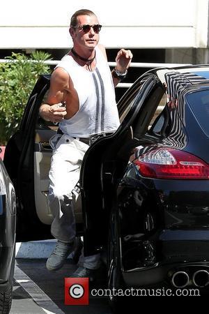 Gavin Rossdale arrives at an office building in Sherman Oaks with his wife and son Los Angeles, California - 15.09.12