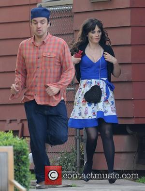 Zooey Deschanel's Divorce is Finalised, But She Receives a Golden Globe Nomination 