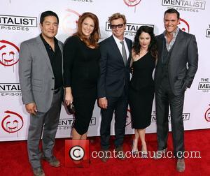 Tim Kang, Amanda Righetti, Simon Baker, Robin Tunney and Owain Yeoman