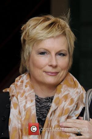 Jennifer Saunders To Embark On Cancer Awareness Half-marathon