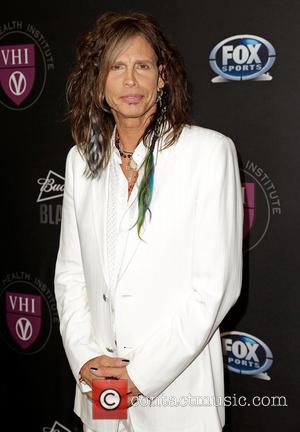 Dude Looks Like a Lady: Steven Tyler Does Audition in Drag on American Idol