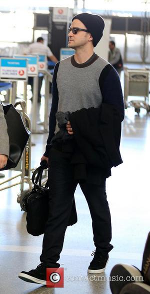 Justin Timberlake - Justin Timberlake Airport