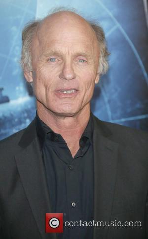 Ed Harris - 'Phantom' Los Angeles Red Carpet Premiere at the Chinese Theater - Los Angeles, California, United States -...