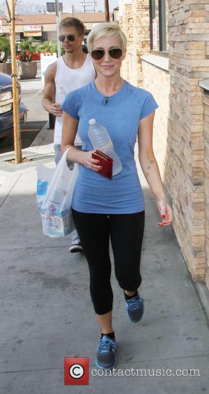 Kellie Pickler - Celebrities outside the rehearsal studio for 'Dancing with the Stars' in Hollywood - Los Angeles, California, United...