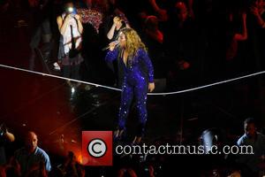 Beyonce - Beyonce performs at London's 02