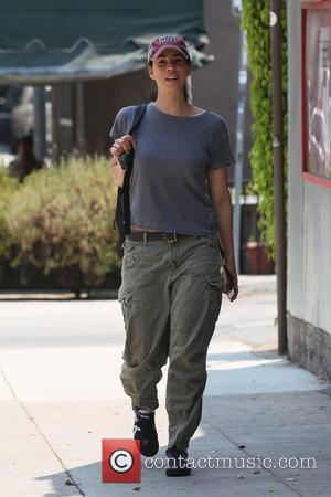Sarah Silverman - Sarah Silverman out for lunch in West Hollywood - Los Angles, CA, United States - Monday 1st...