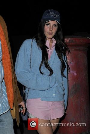 Lana Del Rey - Lana Del Rey and her boyfriend Barrie-James O'Neill leaving a recording studio - London, United Kingdom...