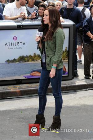 Megan Fox - Megan Fox and Will Arnett shooting 'Teenage Mutant Ninja Turtles' on location in Manhattan - New York...