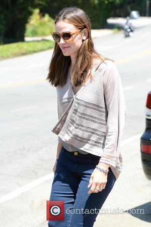 Jennifer Garner - Jennifer Garner Goes to a Private Party...