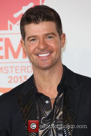 Robin Thicke And Wife Paula Pattron Separate After 8 Years Of Marriage 