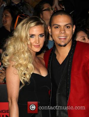 Ashlee Simpson Engaged To Actor Boyfriend Evan Ross, Son Of Diana Ross