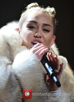 Miley Cyrus - Y100's Jingle Ball 2013
