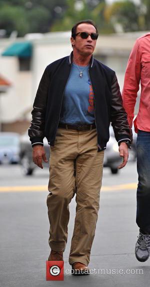 Arnold Schwarzenegger - Arnold Schwarzenegger In Brentwood