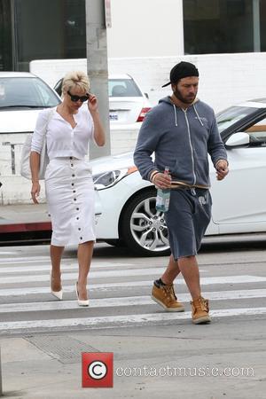 Pamela Anderson and Rick Salomon - Pamela Anderson and Rick Salomon have breakfast together at Urth Cafe in West Hollywood...