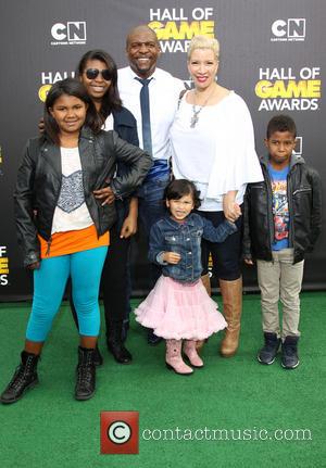 Terry Crews, Rebecca King-Crews, Azriel Crews, Naomi Burton-Crews, Isaiah Crews and Tera Crews - Cartoon Network's Hall of Game Awards...