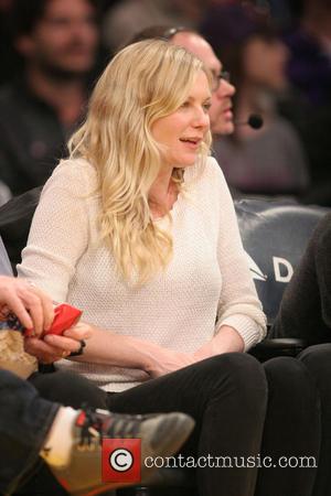 Kirsten Dunst - Celebrities courtside at the Los Angeles Lakers v New Orleans Pelicans NBA basketball game at the Staples...