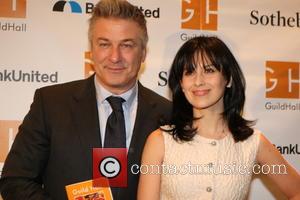 Alec Baldwin Guests On 'Law And Order: SVU' In Hargitay's Directorial Debut