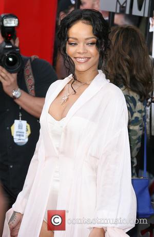  Rihanna Causes Controversy With #FreePalestine" Tweet, Deletes It Moments Later 