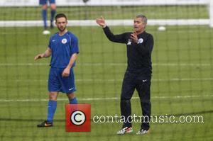 Jose Mourinho - José Mourinho trains the International team with Gordon Ramsey - London, United Kingdom - Wednesday 4th June...