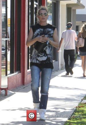 Ellen Pompeo - Ellen Pompeo shopping for soft furnishings in Los Angeles - Los Angeles, California, United States - Tuesday...