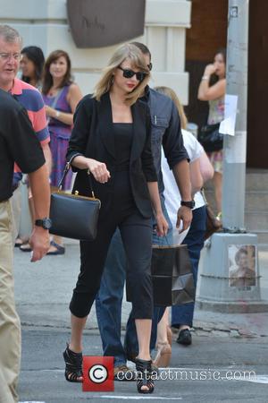 Taylor Swift - Taylor Swift spotted out in New York wearing all black carrying the Dolce & Gabbana 'Sara Handbag'...