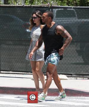 Kelly Brook and David McIntosh - Kelly Brook and boyfriend David McIntosh go shopping in Los Angeles - Los Angeles,...