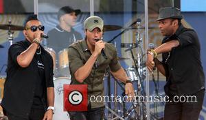 Enrique Iglesias and Sean Paul - Good Morning America Summer Concert Series - New York, United States - Saturday 2nd...