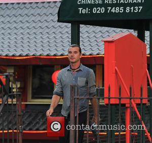 Gavin Rossdale - Gwen Stefani and her family enjoy dinner at Feng Shang Princess, a floating chinese restaurant in London...