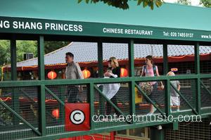 Gwen Stefani, Apollo Rossdale and Zuma Rossdale - Gwen Stefani and her family enjoy dinner at Feng Shang Princess, a...