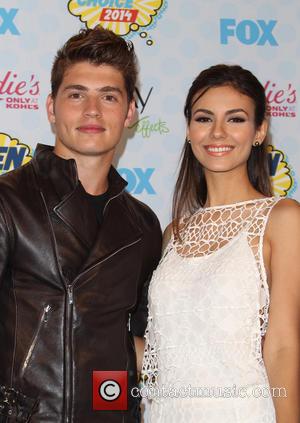 Victoria Justice and Gregg Sulkin - Celebrities attend FOX's 2014 Teen Choice Awards - Press Room at The Shrine Auditorium...