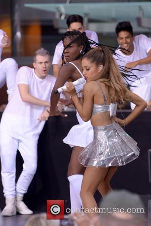 Ariana Grande - Ariana Grande Performing LIVE On The 